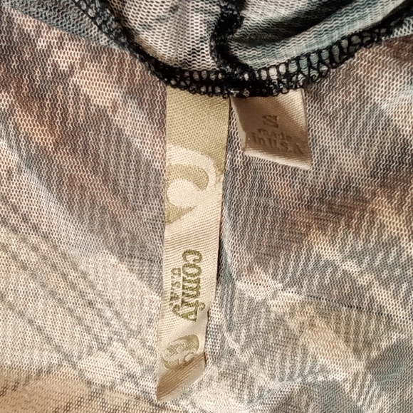 Comfy U.S.A. Cardigan - Picture 2 of 7